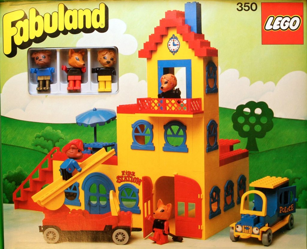 lego fabuland 140 town hall 1024x833