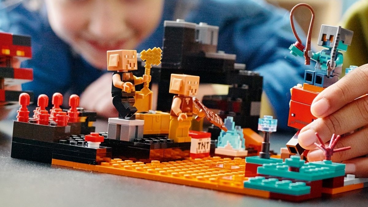 Next LEGO Minecraft magazine includes another rare minifigure 