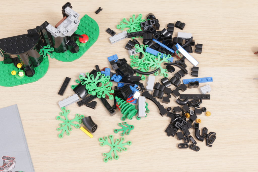 LEGO Castle 40567 Forest Hideout gift with purchase review 11 1024x683