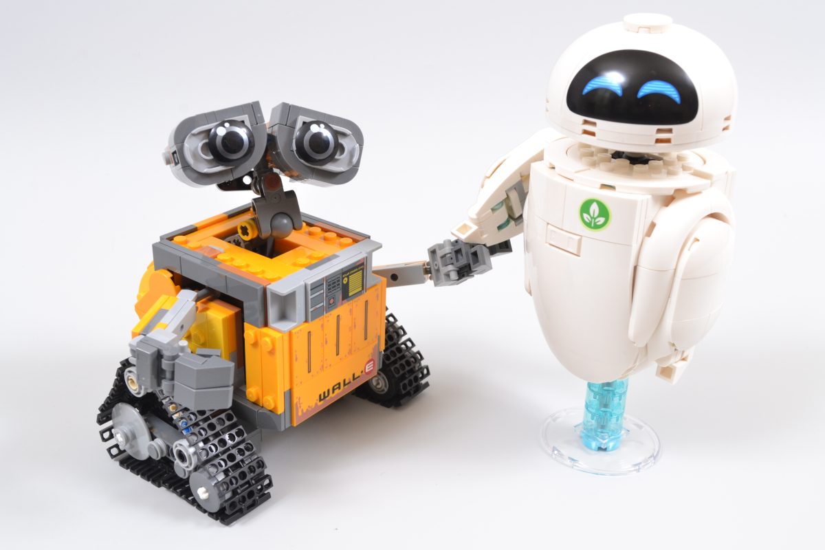 LEGO Disney 43279 WALL E and EVE 20 1200x800