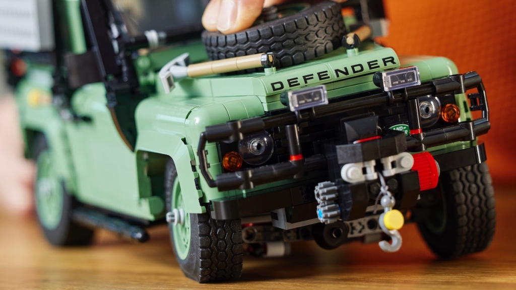 LEGO Icons 10317 Land Rover Classic Defender 90 suspension featured 1024x576