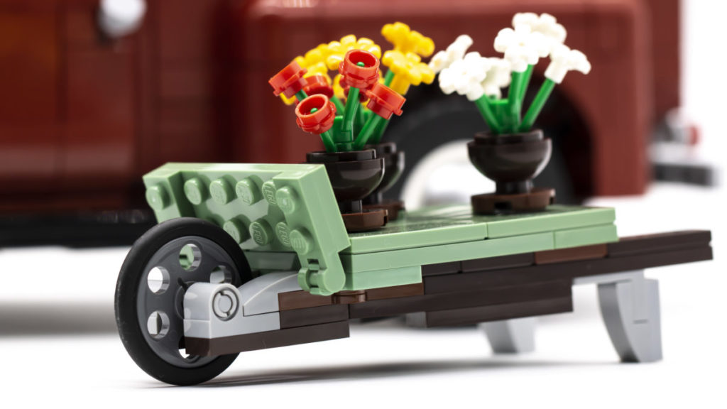 LEGO for Adults 10290 Pickup Truck 22 1024x576