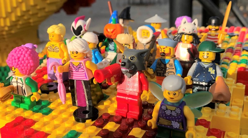 Boost your minifigure collection with new LEGOLAND California bundle