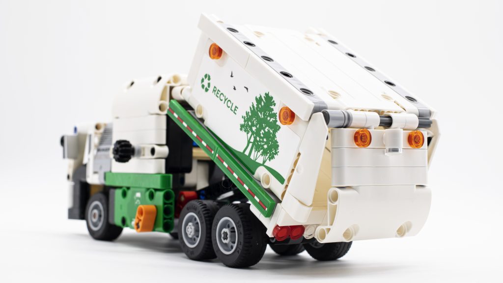 LEGO Technic 42167 Mack LR Electric Garbage Truck 11 1024x576