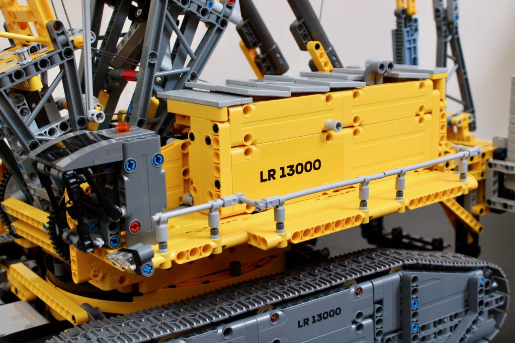 LEGO Technic 42146 Liebherr Crawler Crane LR 13000 review 22 1024x683