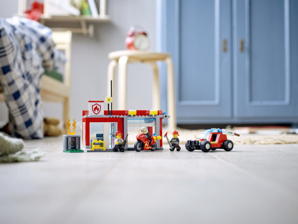 LEGO CITY 77943 Fire Station Starter Set 6 1024x768