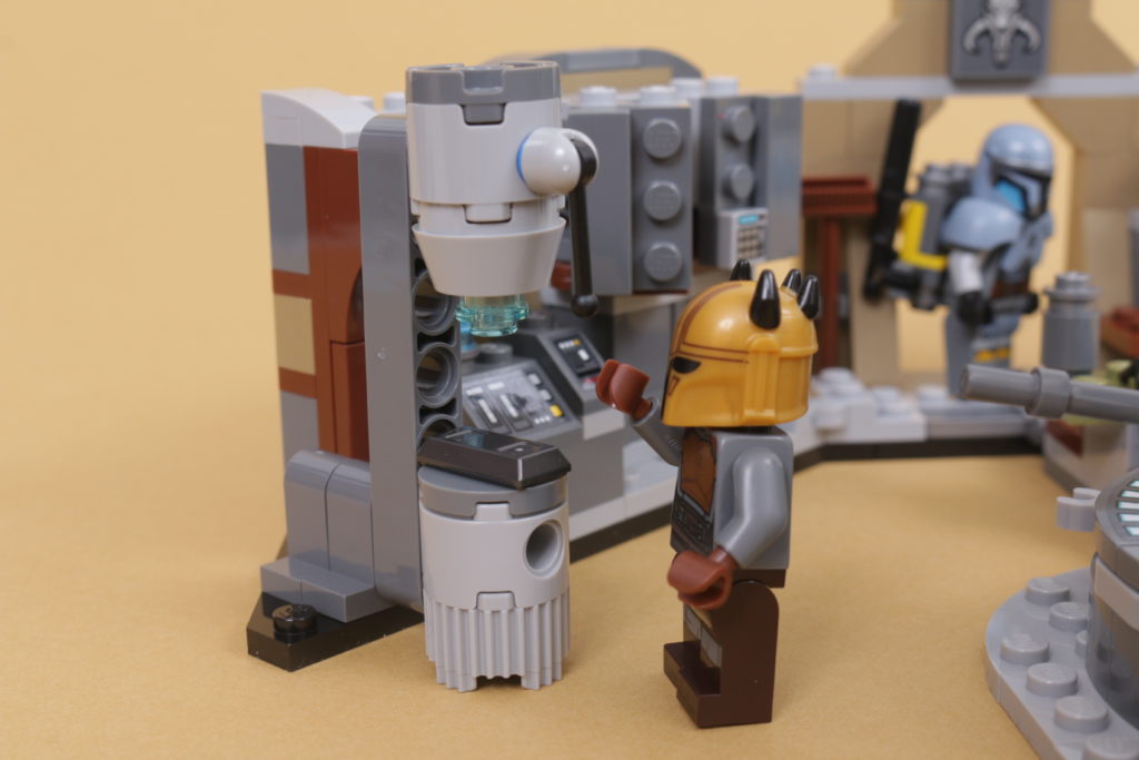 LEGO Star Wars 75319 The Armorers Mandalorian Forge review 44