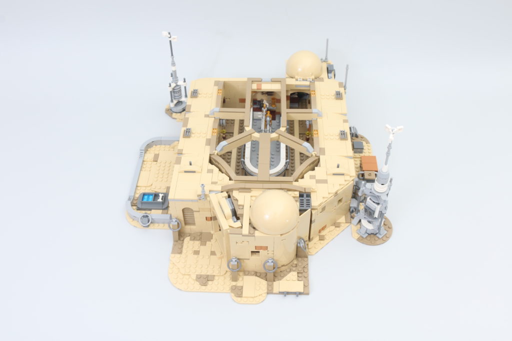 LEGO Star Wars 75290 Mos Eisley Cantina review 51