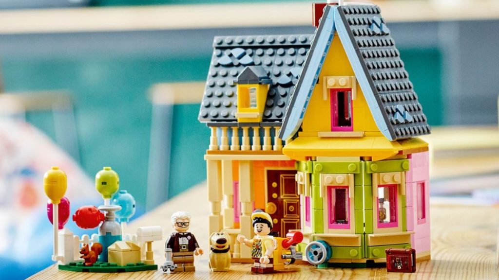 LEGO Disney 100th anniversary 43217 Up House lifestyle featured 1024x576