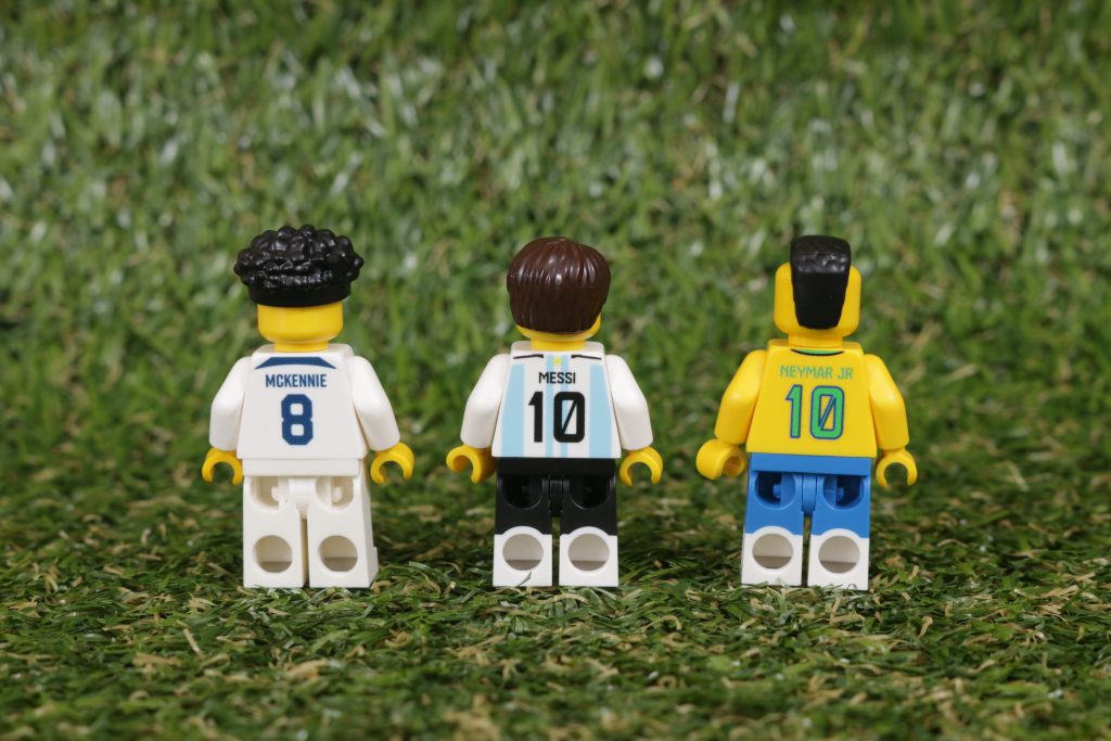 LEGO Football minifigures FIFA World Cup 2022 Qatar Brazil Argentina USA Messi Neymar McKennie FireStar Toys review 3 1024x683