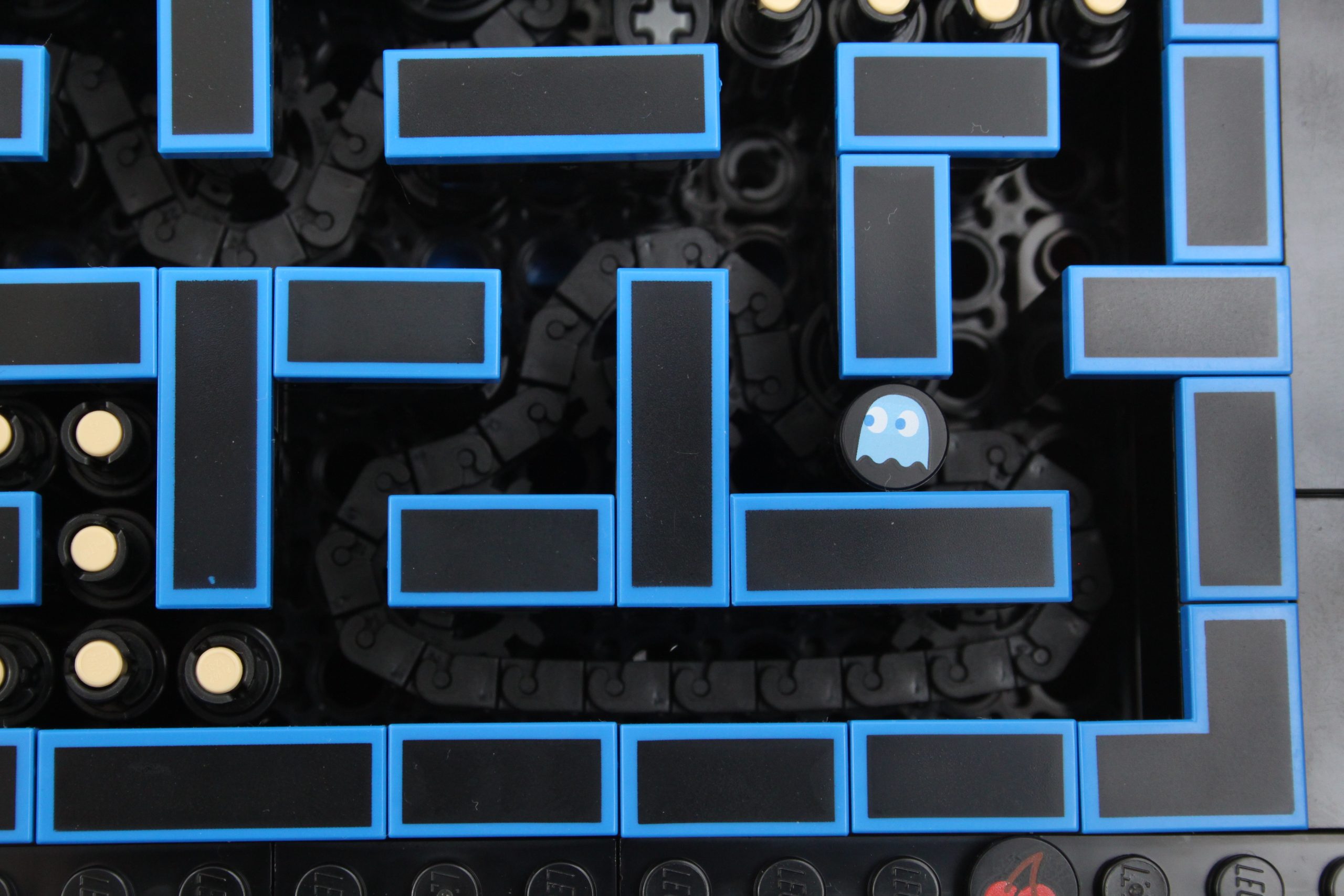 LEGO Icons 10323 PAC MAN Arcade review 16 scaled