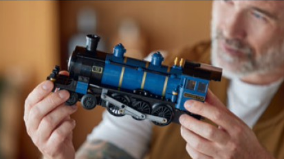 LEGO’s brick-built toilet fascination continues with 21344 Orient Express