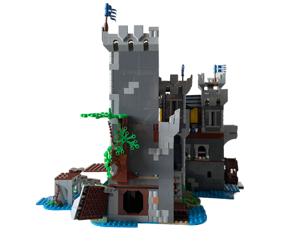 LEGO Creator 3 in 1 31120 Medieval Castle 10305 Lion Knights Castle alt build Rebrickable 4 1024x785