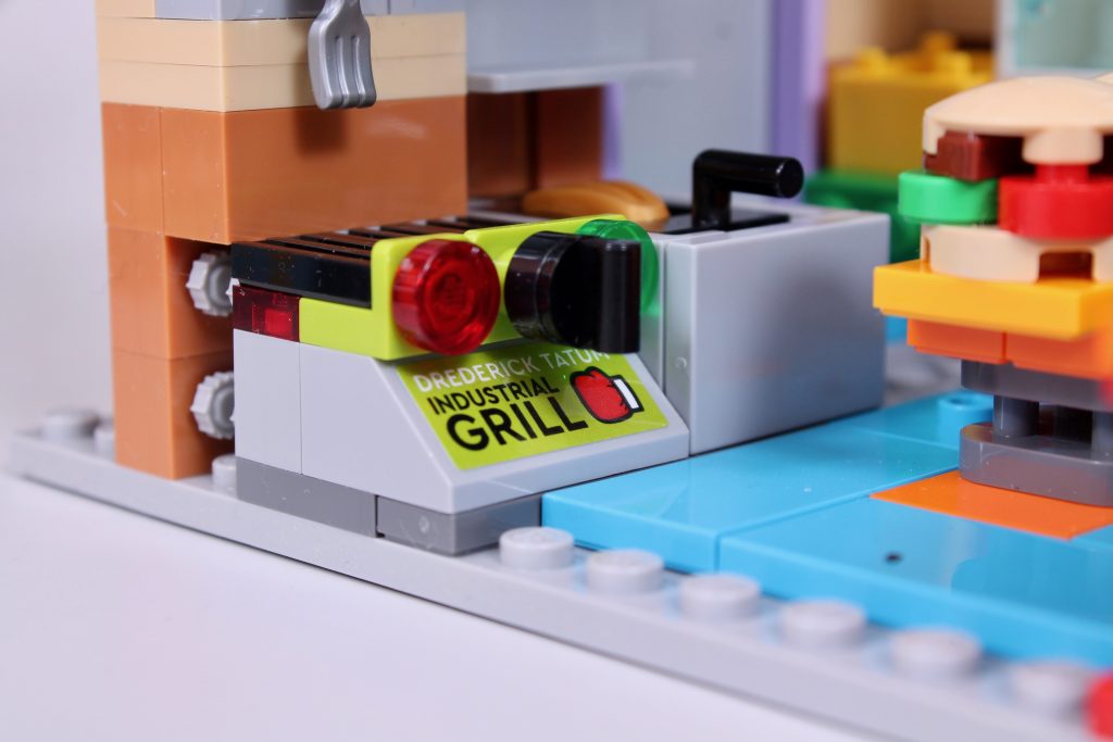 LEGO Icons 10352 The Simpsons Krusty Burger review 10 1024x683