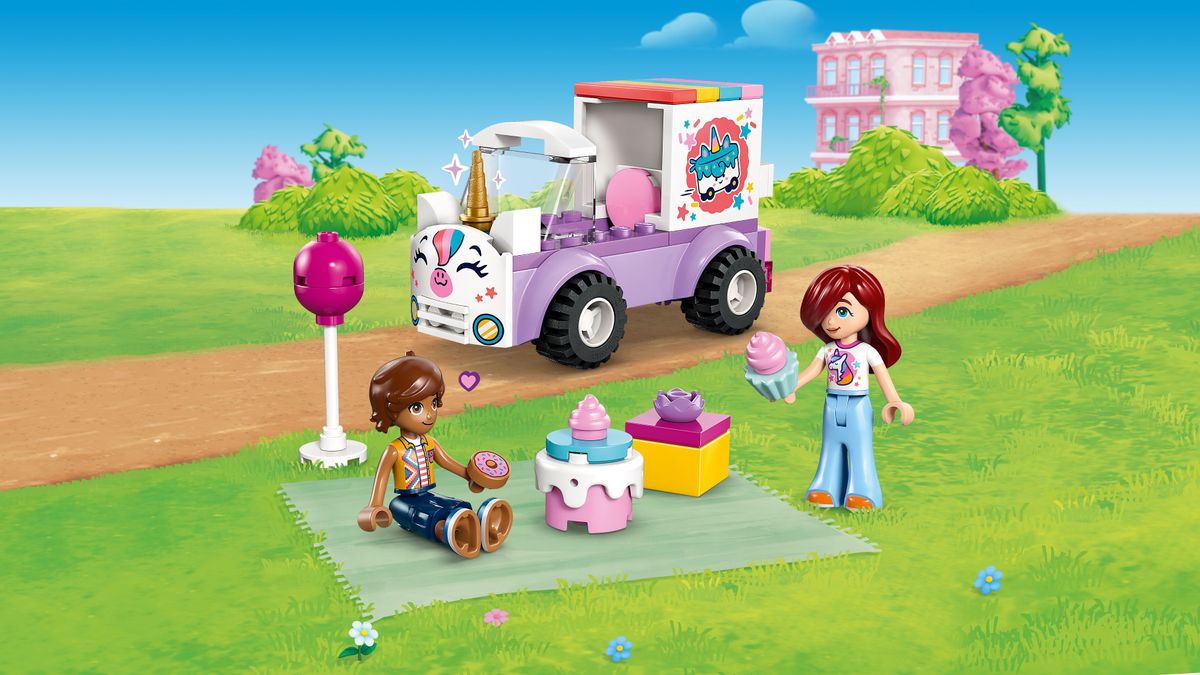 LEGO Friends 42675 Unicorn Cake Delivery Car 4