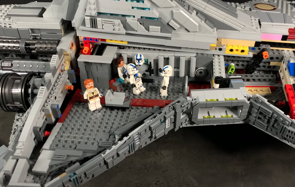LEGO Star Wars 75367 Venator Class Republic Attack Cruiser Interior Custom 2