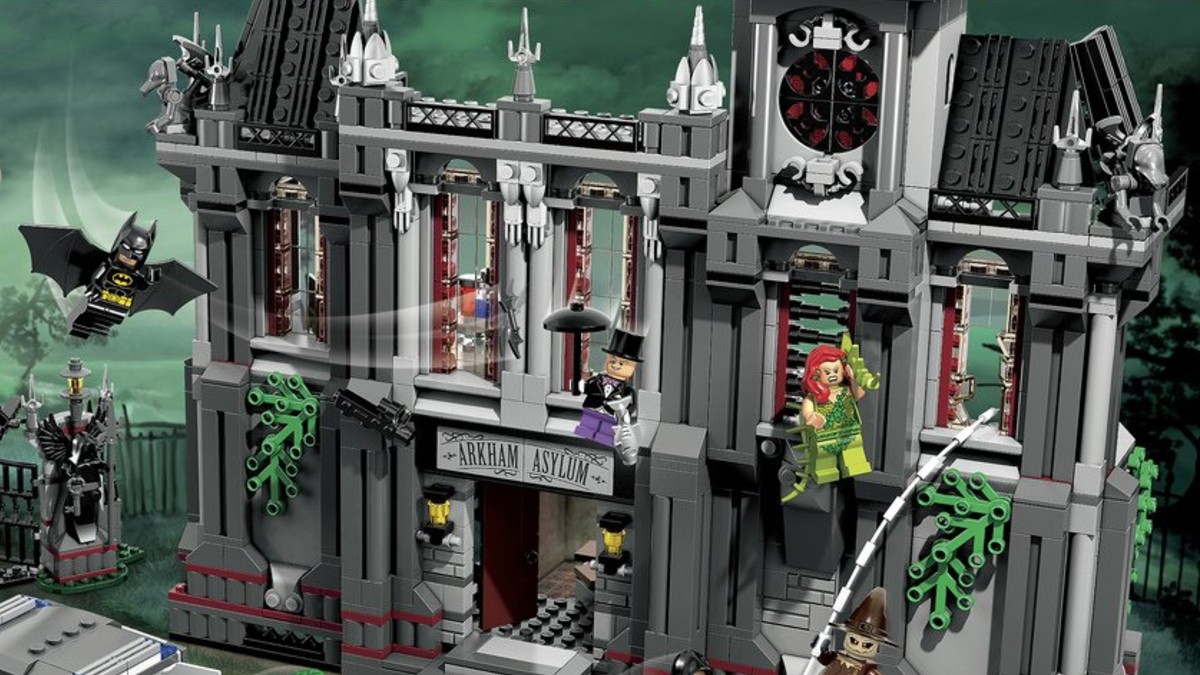 LEGO DC Arkham Asylum piece count points toward modular set