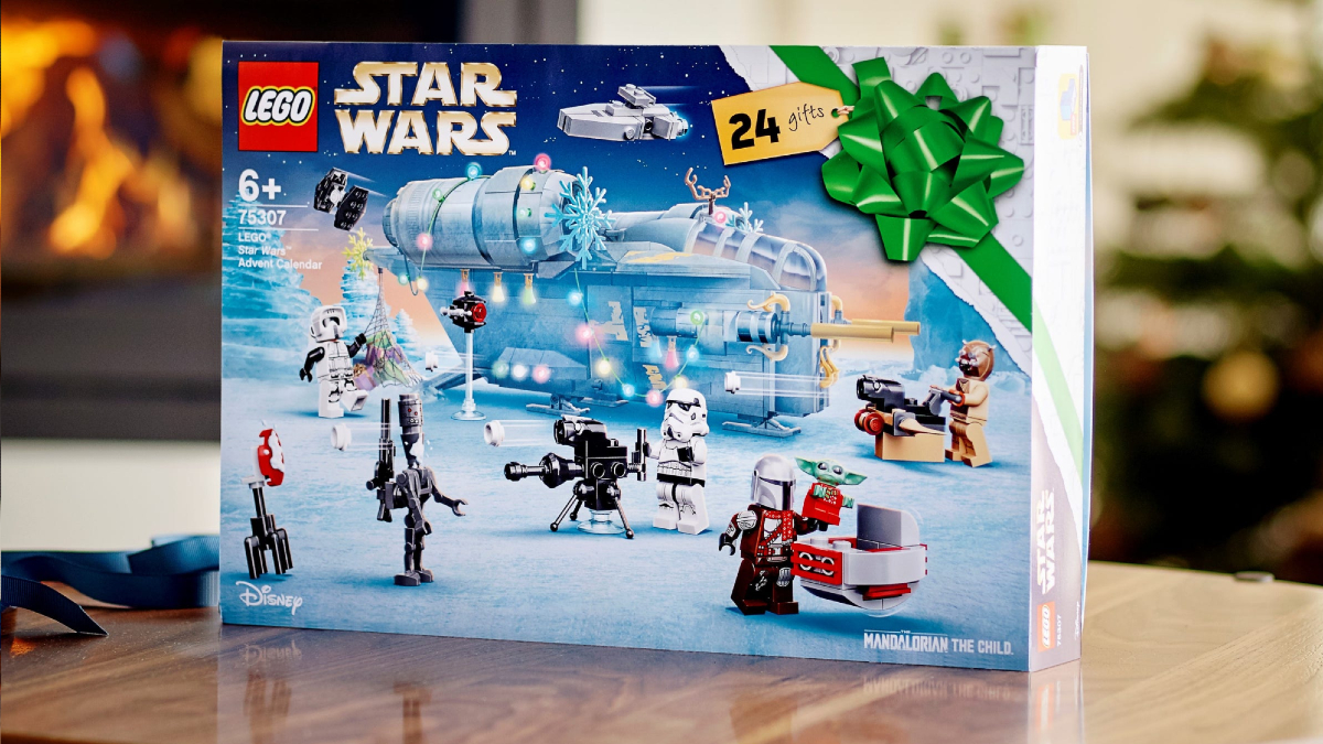 LEGO Christmas Mandalorian minifigure fails to reveal Din Djarin’s face