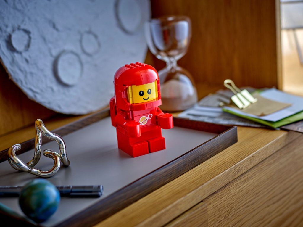 LEGO 40767 Up Scaled Baby Astronaut 8 1024x767