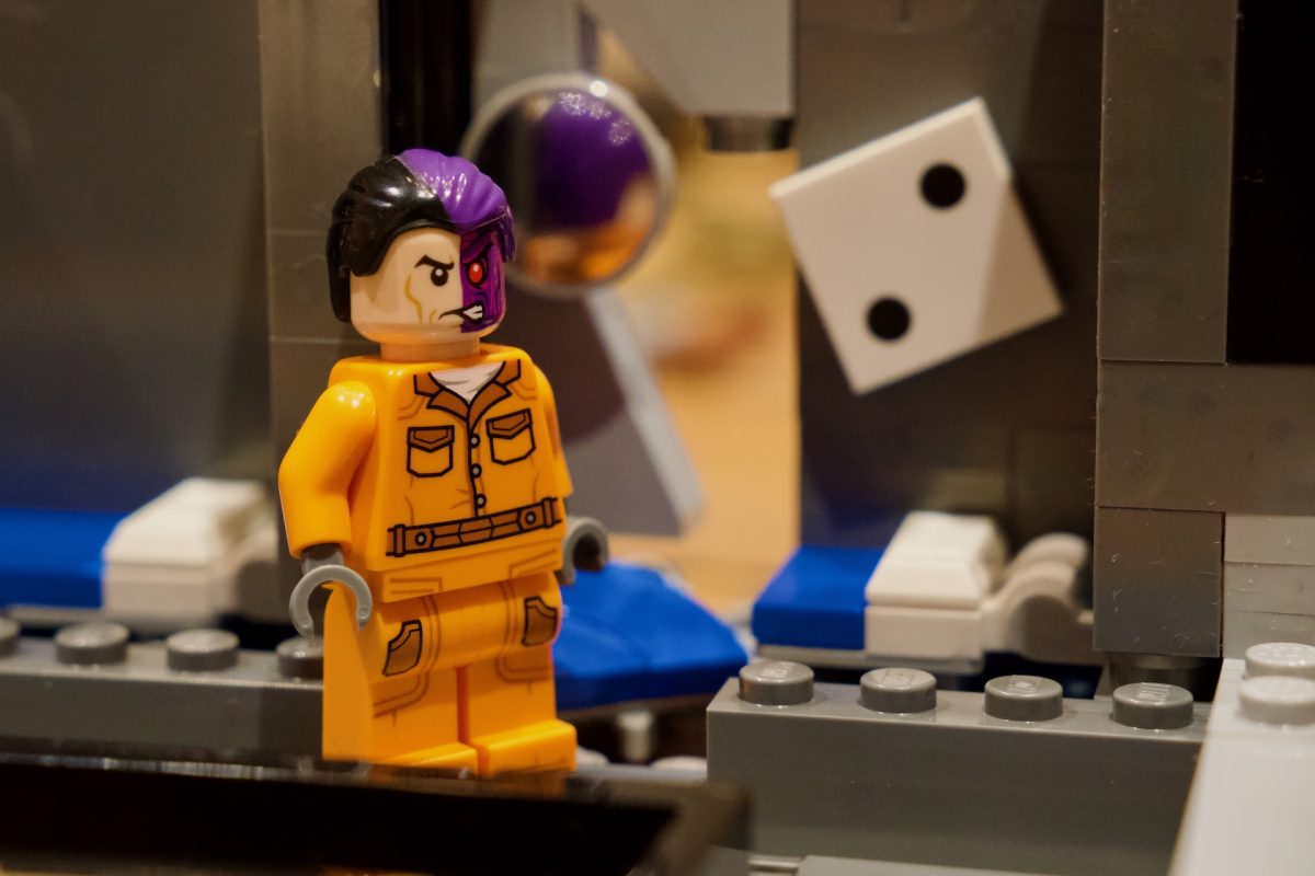 LEGO Batman DC 76300 Arkham Asylum mod 48 1200x800