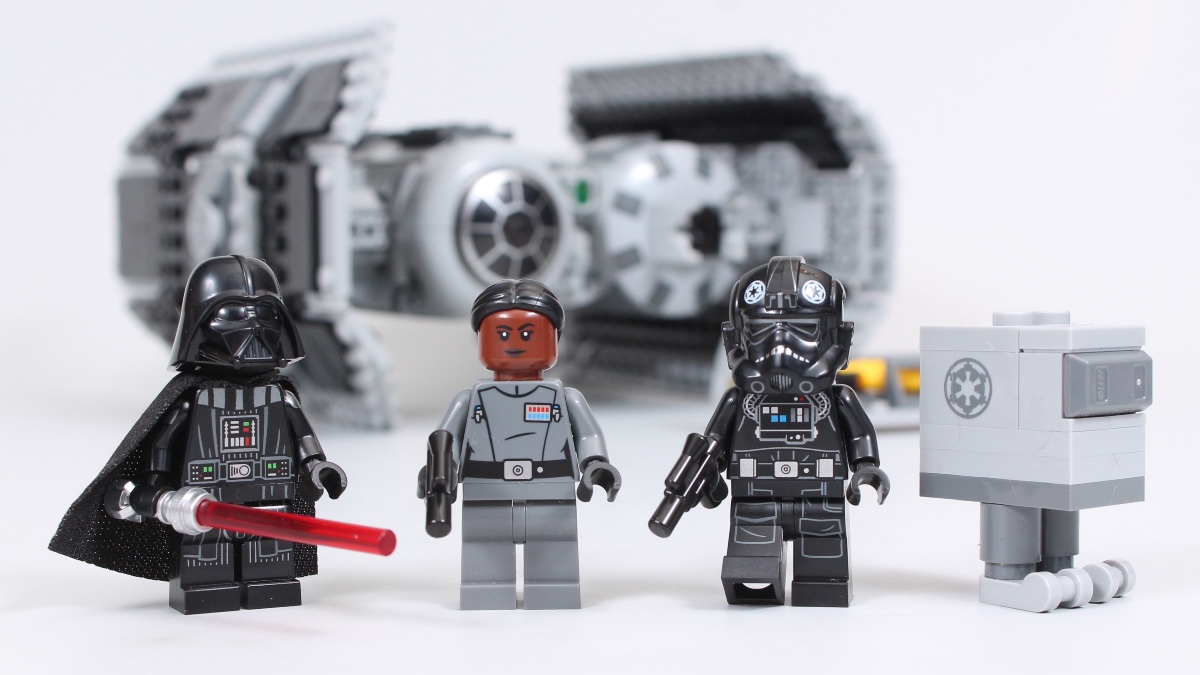 LEGO Star Wars 75347 TIE Bomber minifigures review featured