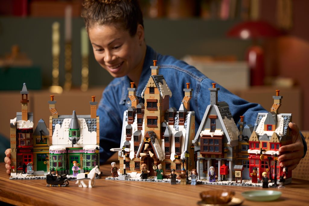 lego harry potter 76457 hogsmeade collectors edition 5 1024x683