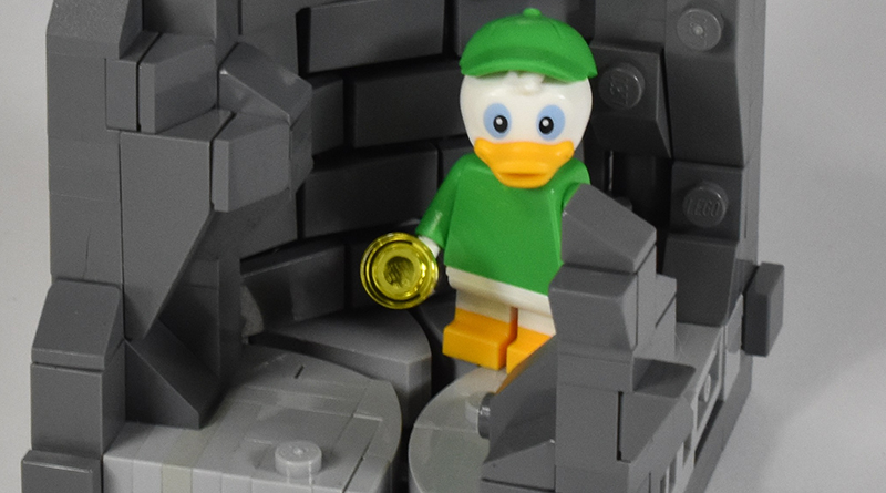 LEGO Disney Collectible Minifigures vignettes: Louie