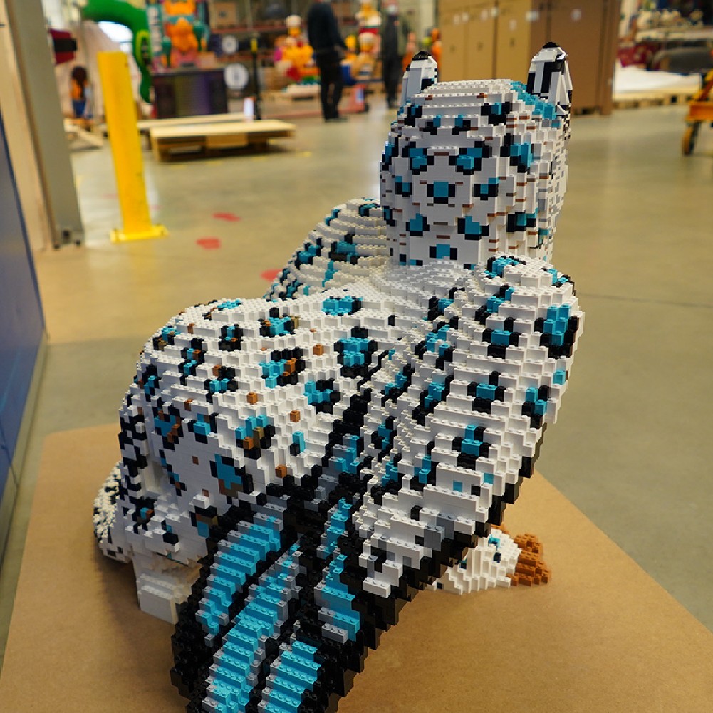 LEGOLAND windsor mythica owl leopard back