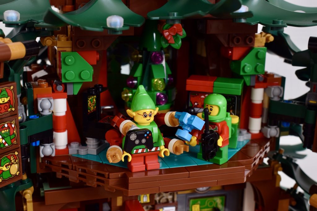 LEG 41843 Family Christmas Tree review 26 1024x683