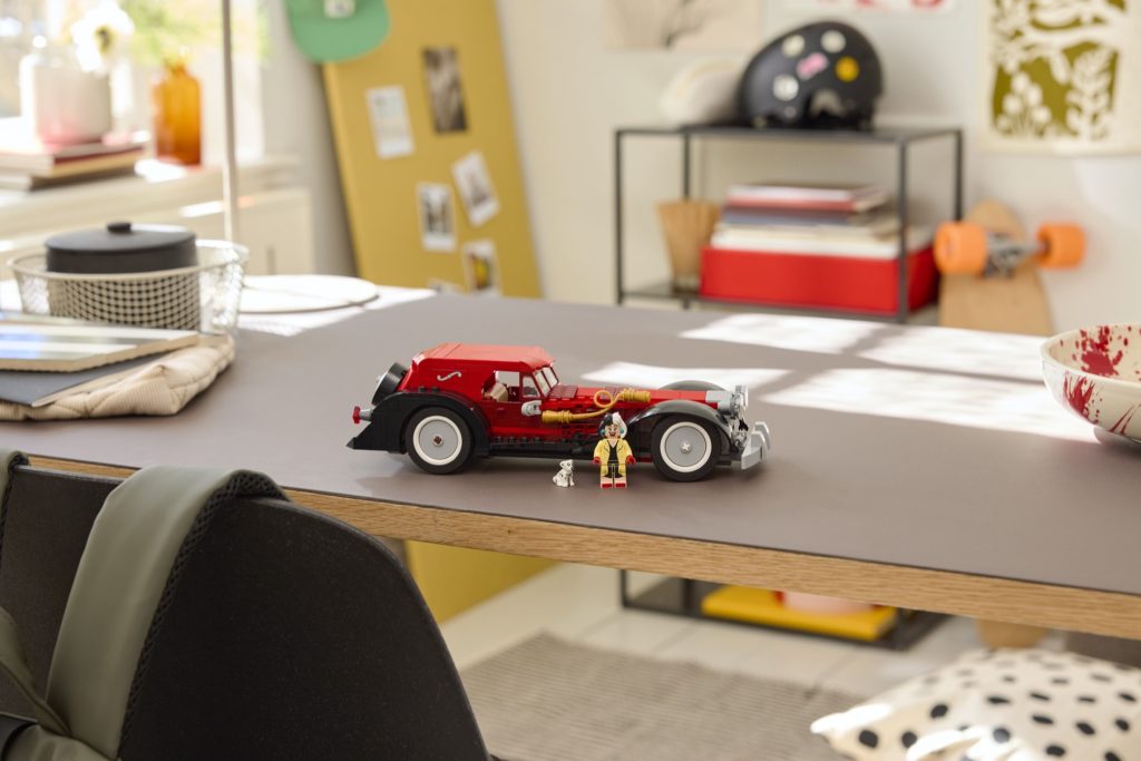 LEGO Disney 43277 Cruella De Vils Car 10 1024x683
