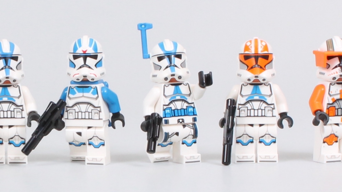 Adding the new LEGO Star Wars 501st minifigures to the wider clone army