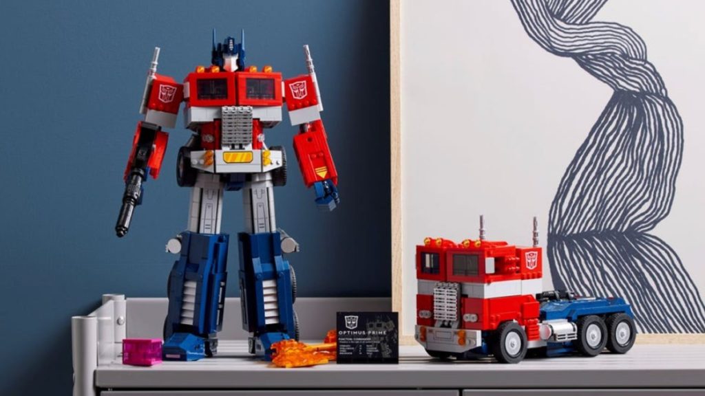 10302 Optimus Prime lifestyle 2 featured 1024x576