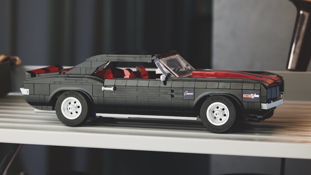 LEGO ICONS 10304 Chevrolet Camaro Z28 revealed
