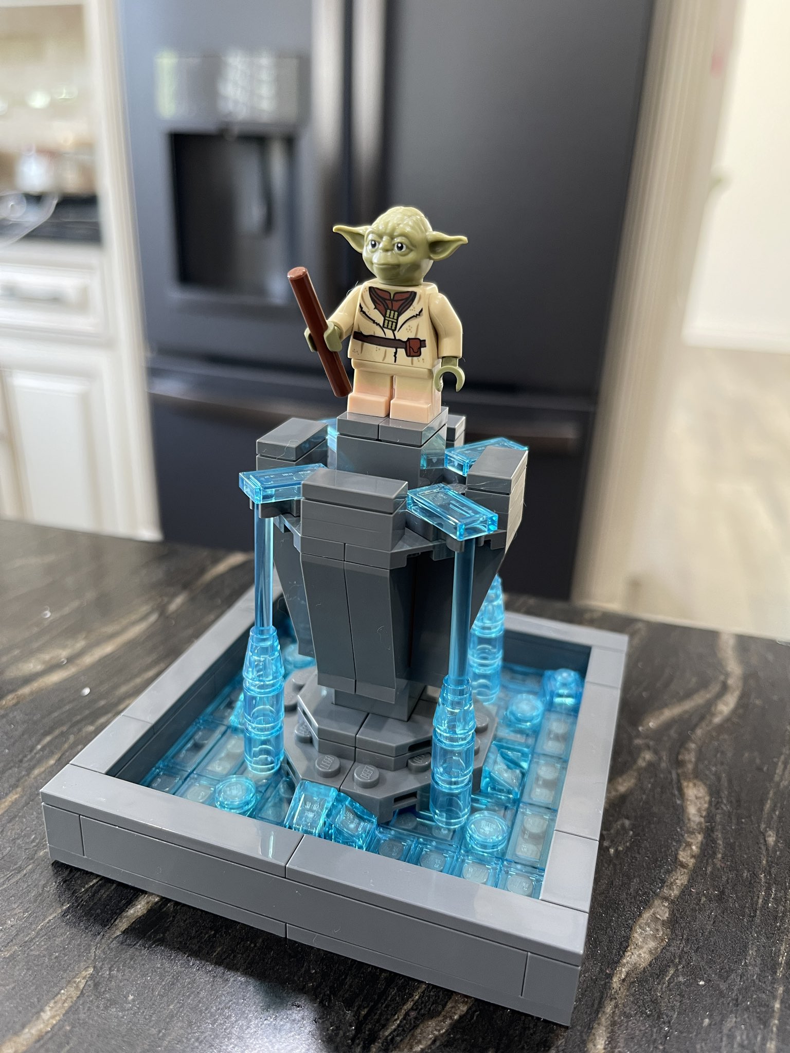 DUSTIN SANDOVAL LEGO Star Wars 6471930 Lucas Yoda Fountain