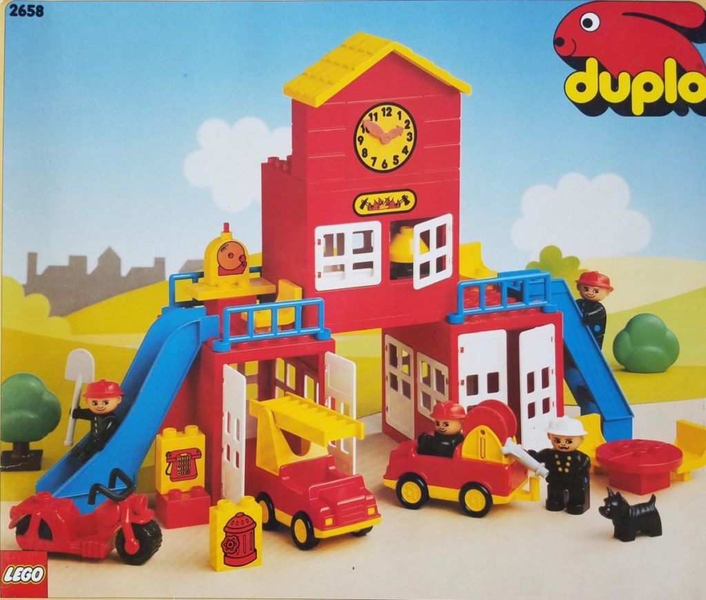 2658 Fire Station DUPLO 1024x870