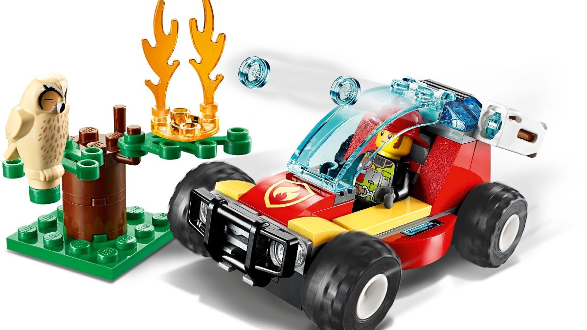 A new LEGO CITY fire station starter set has been revealed