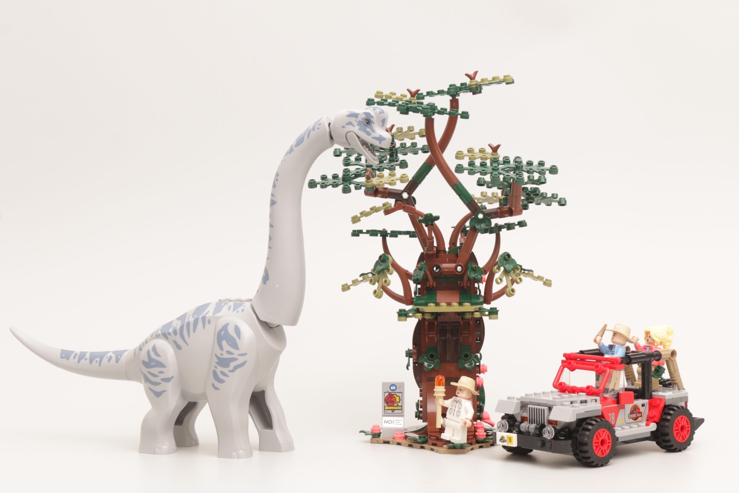LEGO Jurassic Park 76960 Brachiosaurus Discovery review 24 scaled
