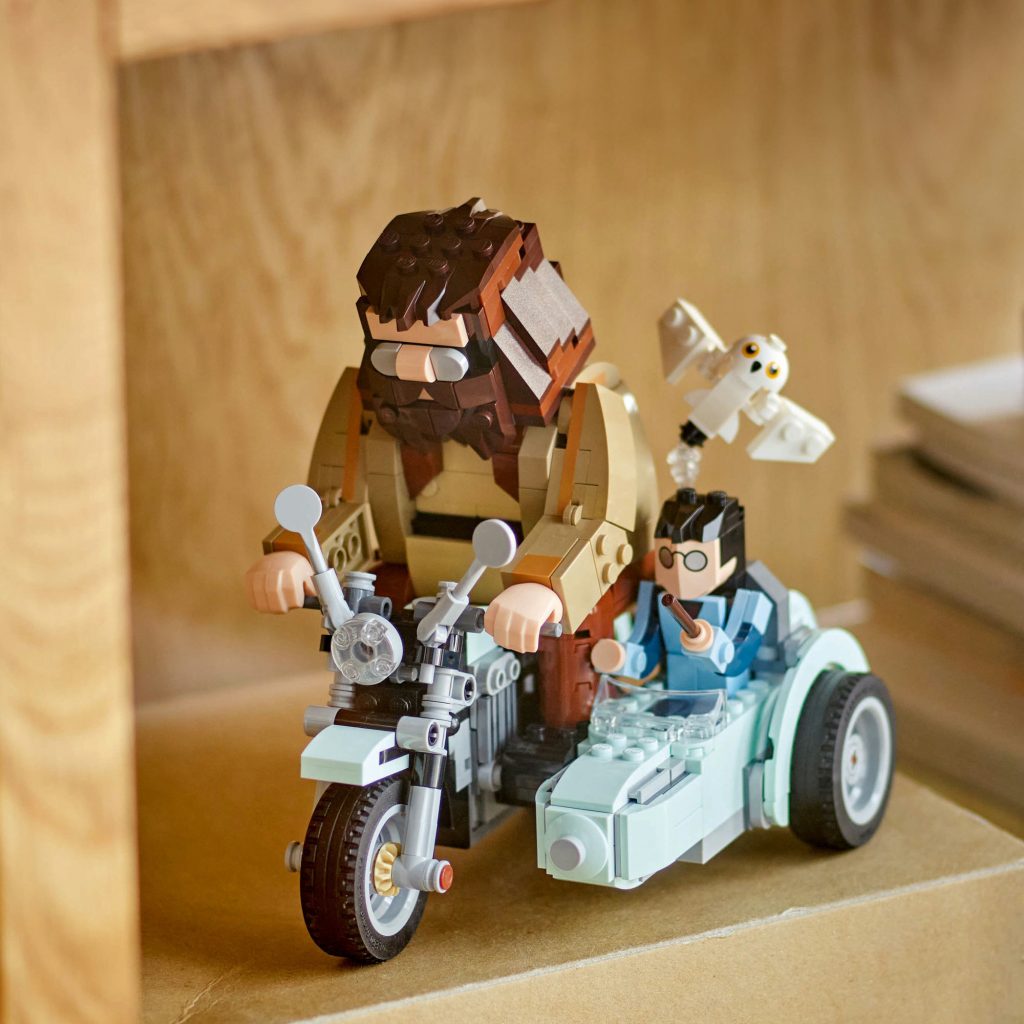 LEGO 76443 Harry Potter Przejazdzka motocyklowa Hagrida i Harryego lifestyle3 1024x1024