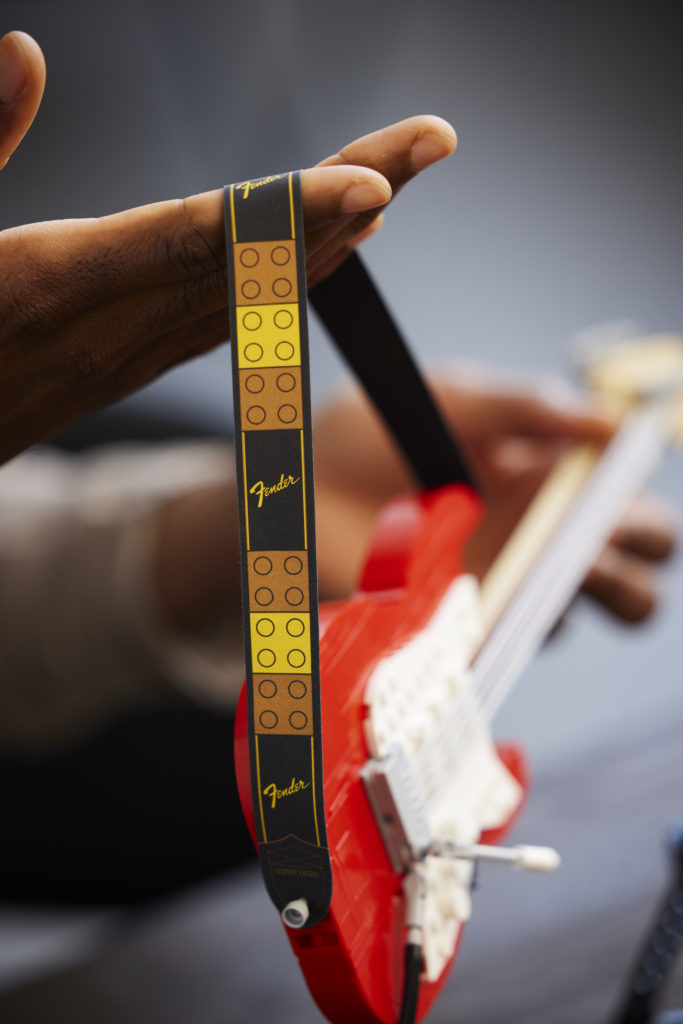 LEGO Ideas 21329 Fender Stratocaster 21