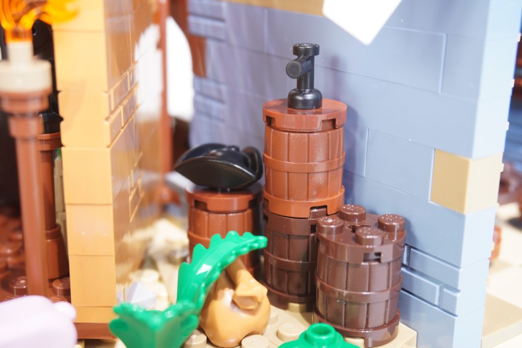LEGO Bricklink Designer Program The Thieves of Tortuga review 38 1024x683