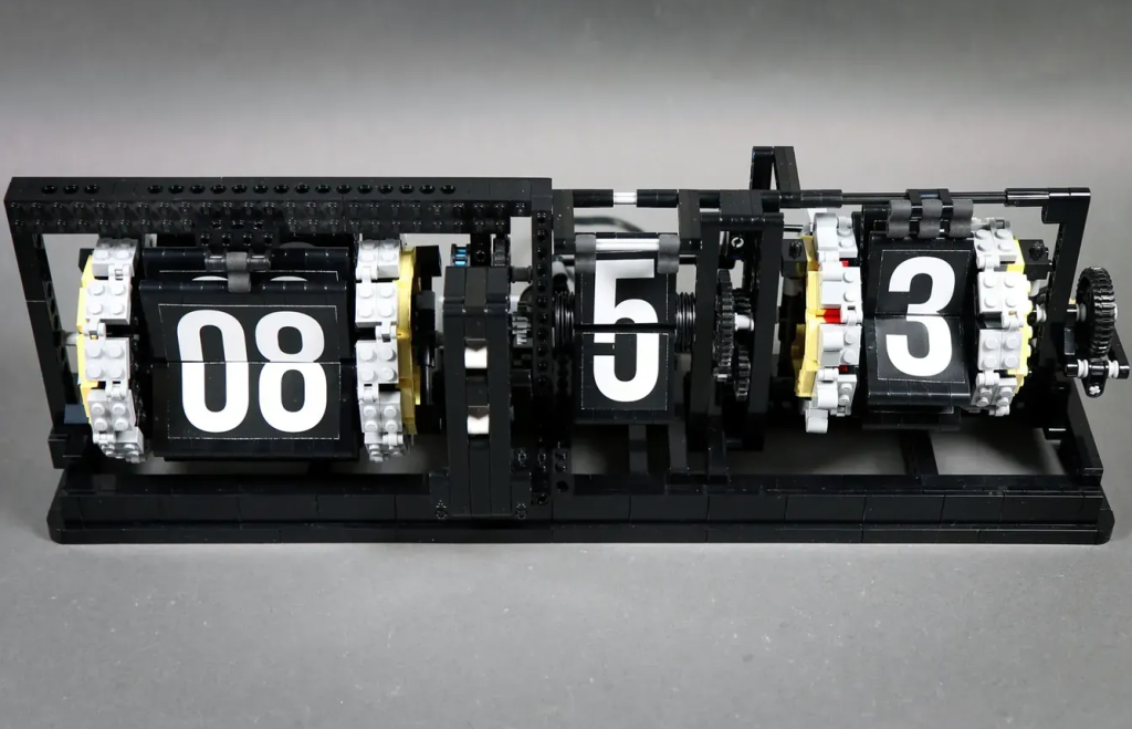 LEGO Ideas mechanical clock 1 1024x659