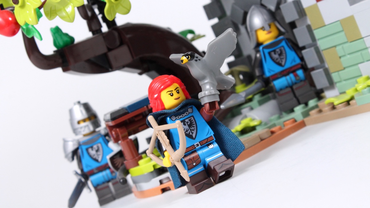 New LEGO Castle promotional set teases Black Falcons nanofigures
