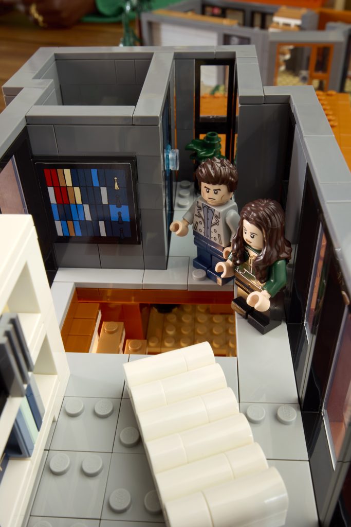 LEGO Ideas 21354 twilight cullen house lifestyle 3 683x1024