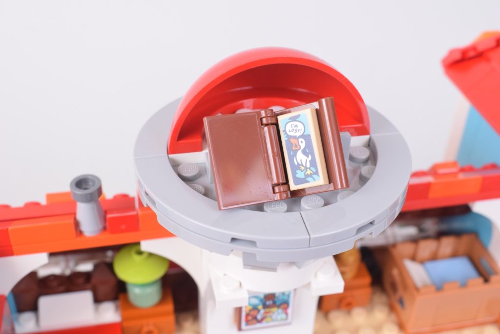 LEGO Disney 43268 Lilo and Stitch Beach House review 15 1024x683