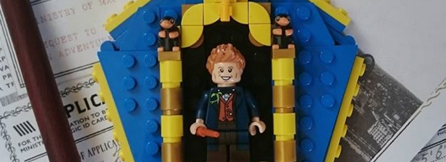 Build a LEGO Harry Potter Chocolate Frog Card