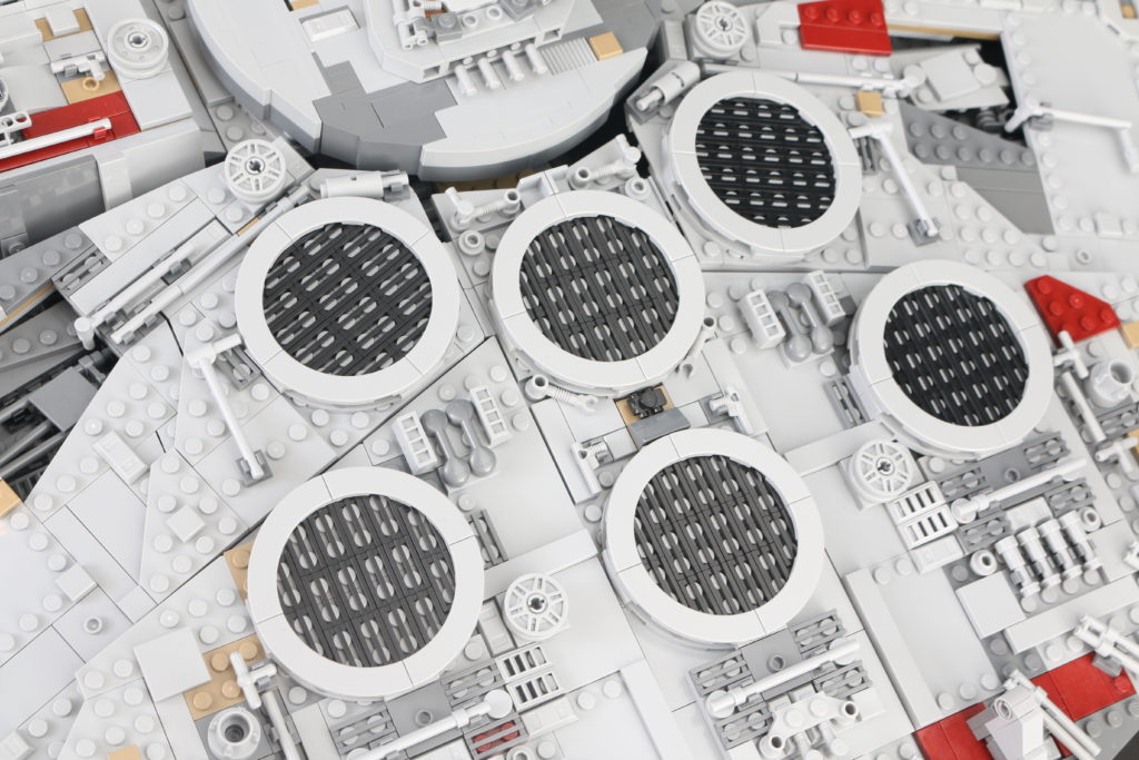 LEGO Star Wars 75192 UCS Ultimate Collectors Series Millennium Falcon review 38
