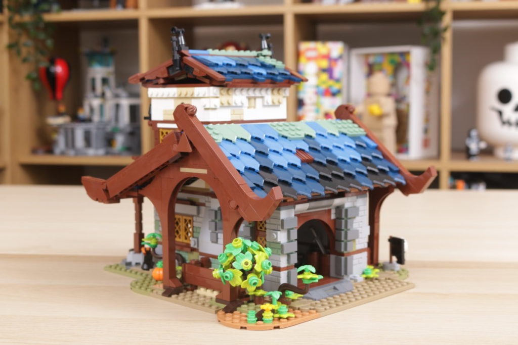 Rebuilding LEGO Ideas 21318 Medieval Blacksmith with Rebrickable 19 1024x683