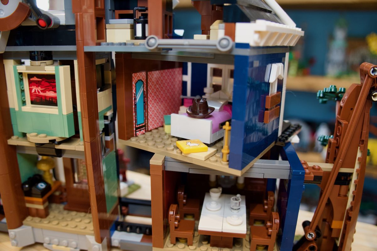 LEGO Icons 11370 Stranger Things The Creel House review 27 1200x800