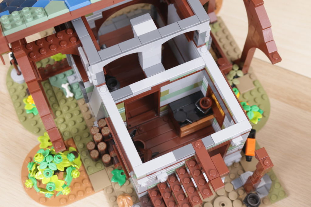 Rebuilding LEGO Ideas 21318 Medieval Blacksmith with Rebrickable 35 1024x683
