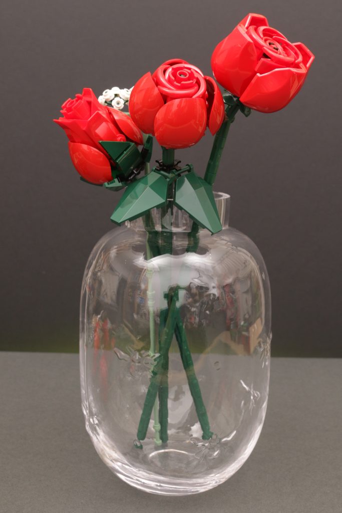 LEGO Botanical Collection 10328 Bouquet of Roses review 19 683x1024